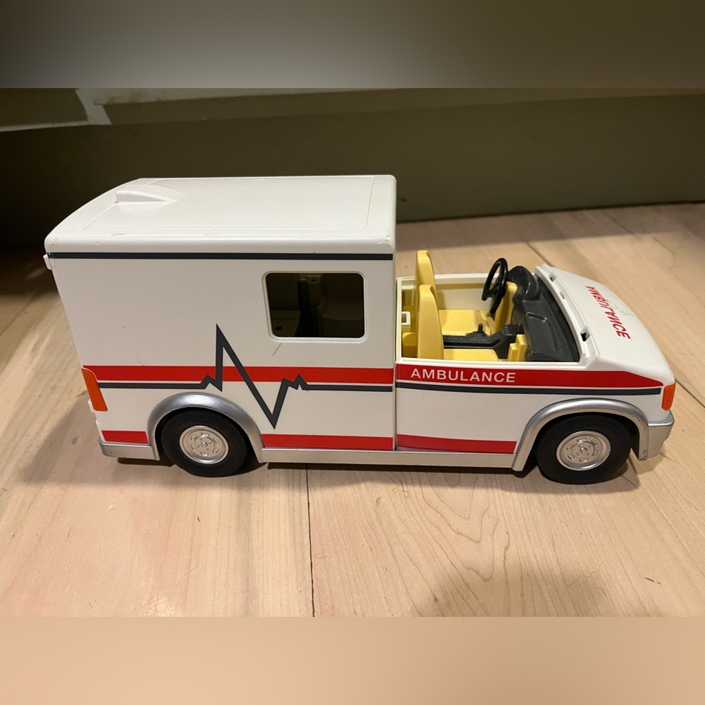 Playmobil ambulance